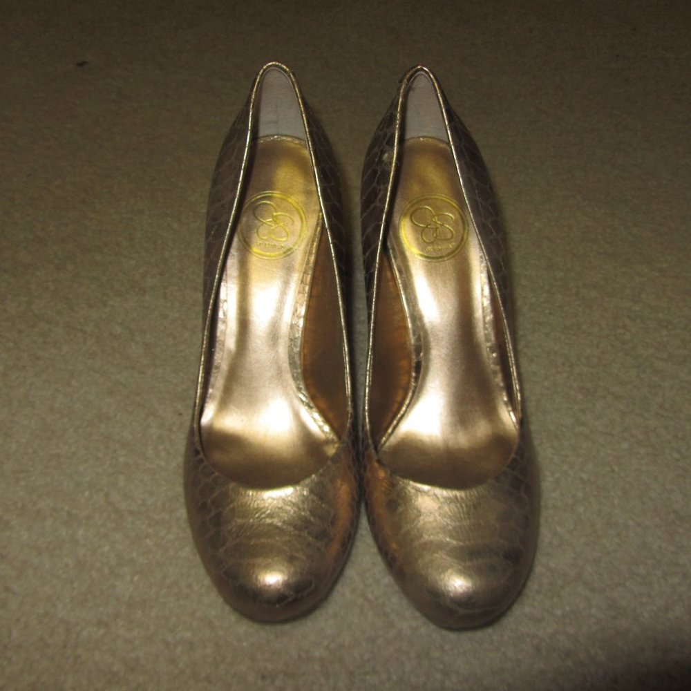WORN! Jessica Simpson Gold Pump
